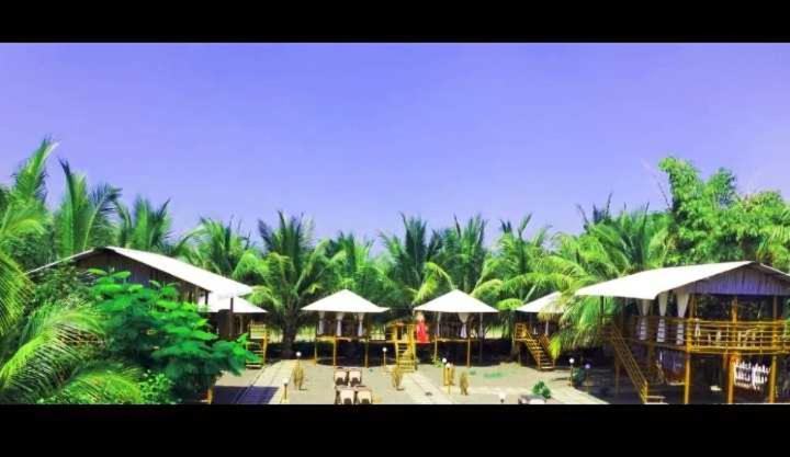 Oyo 81018 Moonlight Farm Stays Solapur Exterior foto